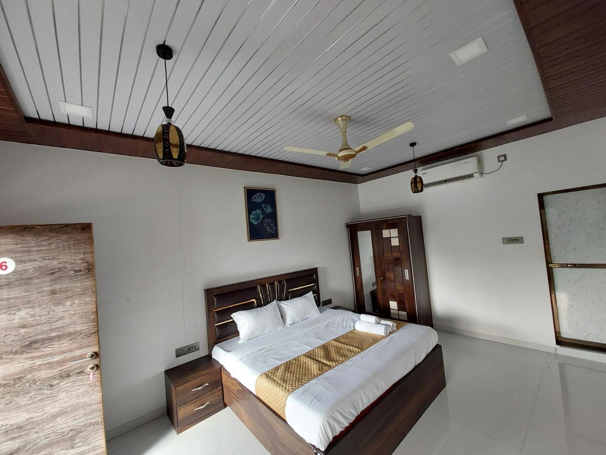 The Village Resorts Karjat Pokoj fotografie