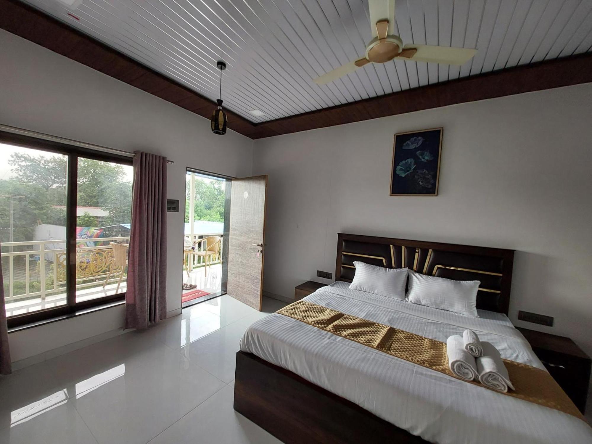 The Village Resorts Karjat Pokoj fotografie
